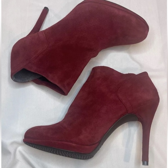 Stuart Weitzman Red Suede Stiletto Heeled Ankle Booties Women's 8.5 NWOT - Picture 4 of 10
